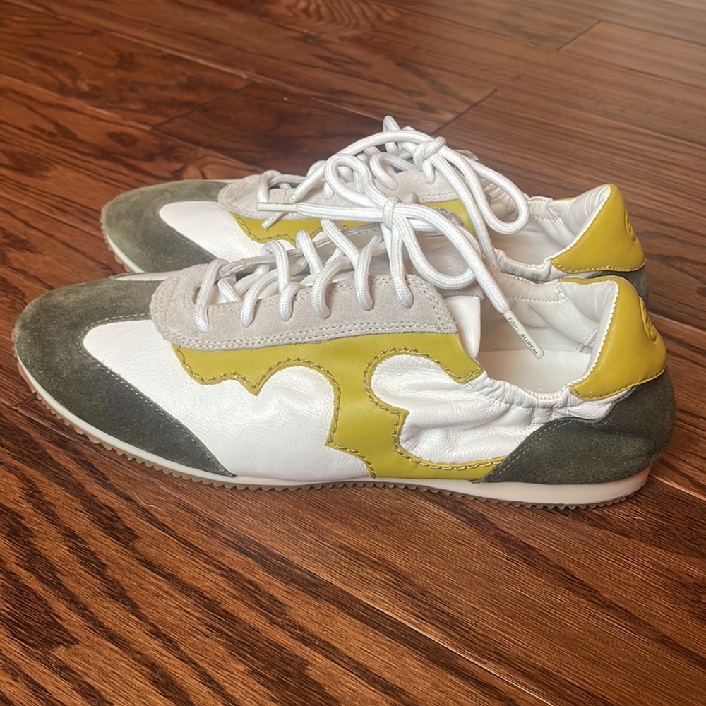 Tory Burch sneaker, size 9.5, NWT